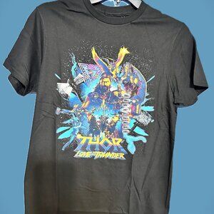 Thor Love and Thunder Graphic Poster Tee T-Shirt Size Small New